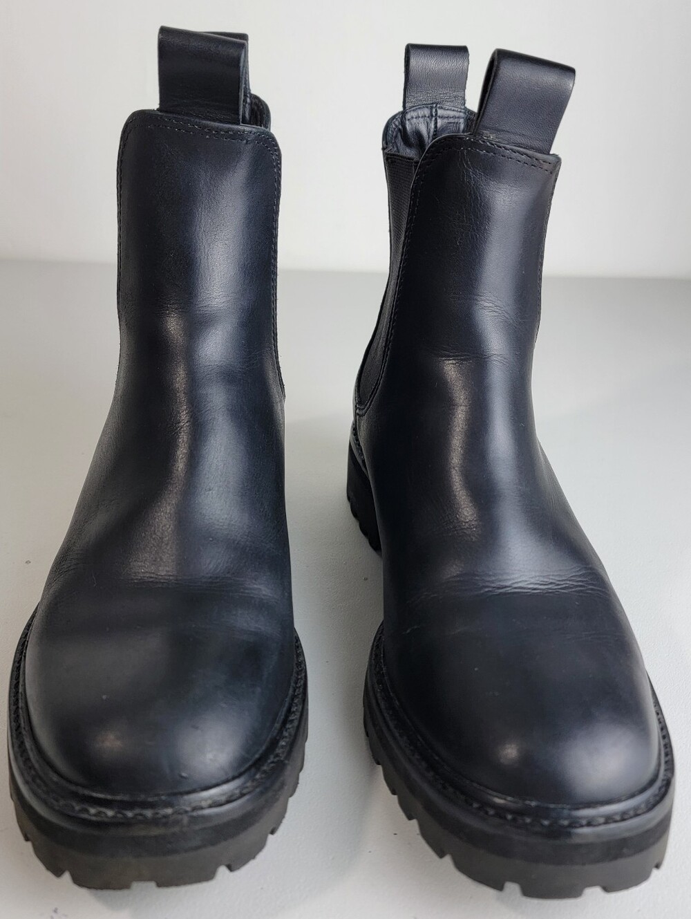 Everlane "The Lug" Sole Chelsea Boots Size 8 Black Leather Ankle Booties 90s Y2K - Picture 1 of 16